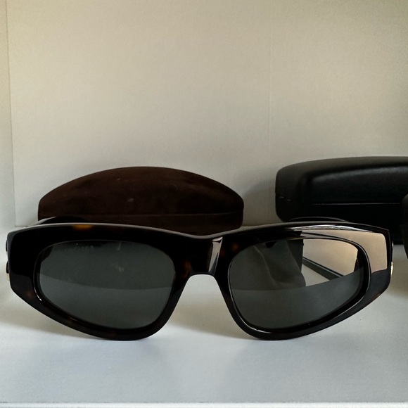 Balenciaga sunglasses - Picture 4 of 4